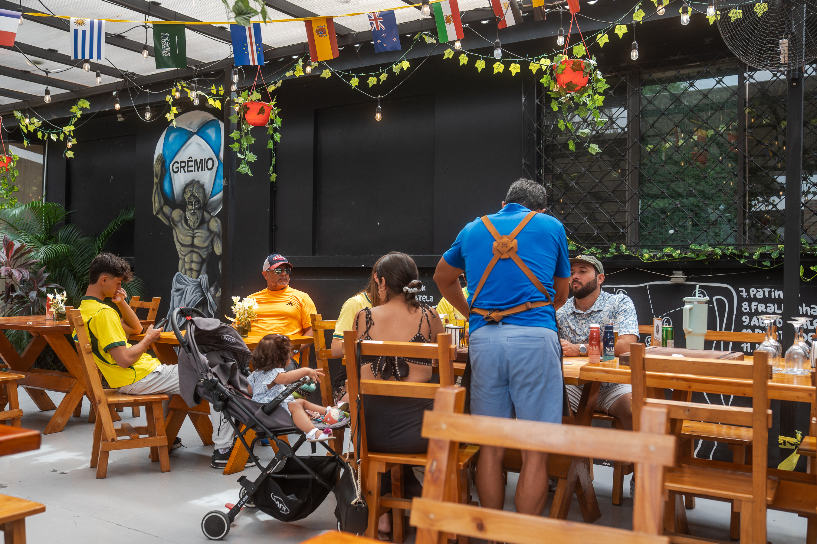 Terraza con ambiente y mural Grêmio